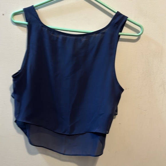 BCBG tank/blouse size XS new condition - Picture 3 of 3